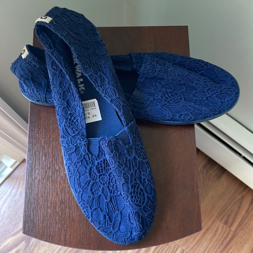Airwalk navy slip on shoes